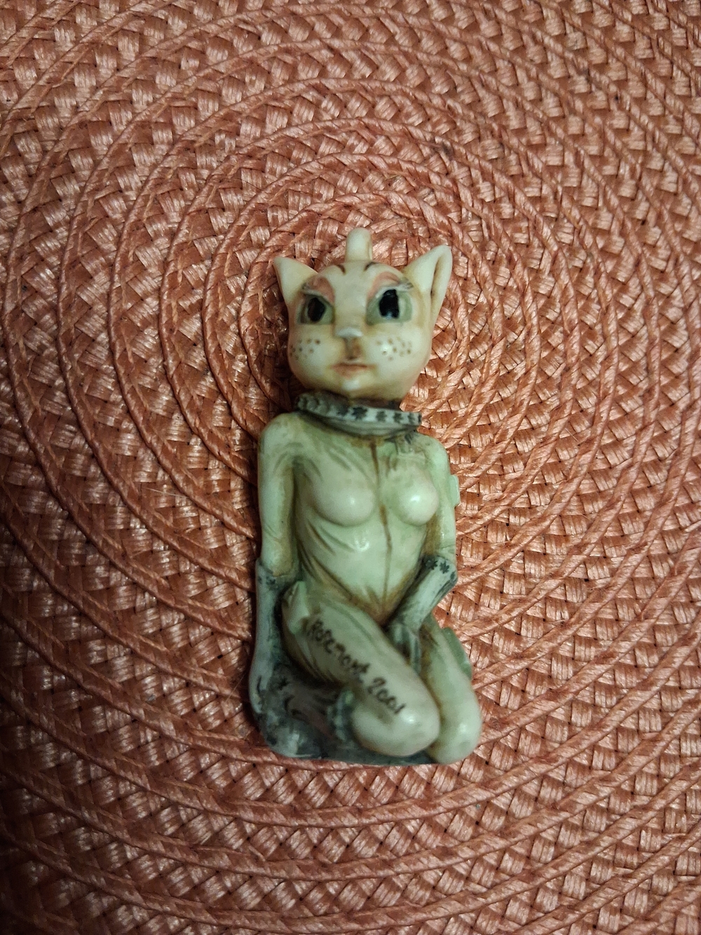 Harmony Kingdom Anaheim Rosemont Vintage 2021 Minx Pendant Retired